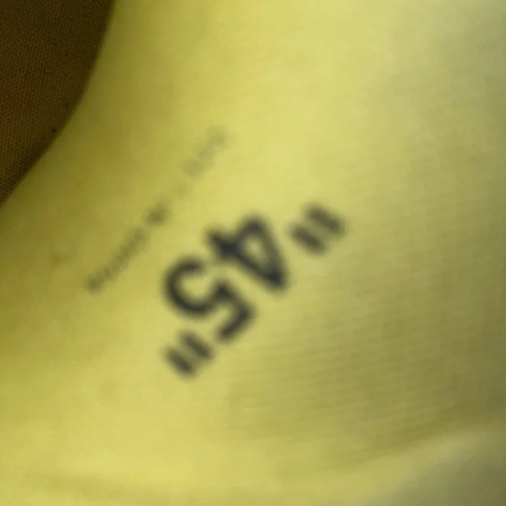 off white “out of office” shoes they are a size 12 US 45 EU these are used - Picture 4 of 6